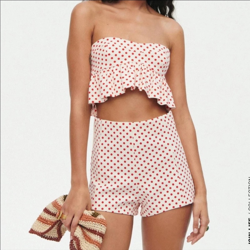 ISO Zara red polka dot high waisted shorts in a size small!!!